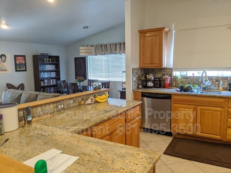 Santa Clarita House: 27254 Walnut Springs