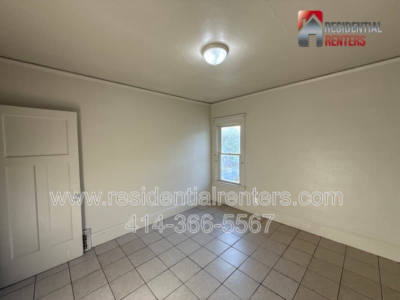 Milwaukee Condo: 2747 N 49th Street