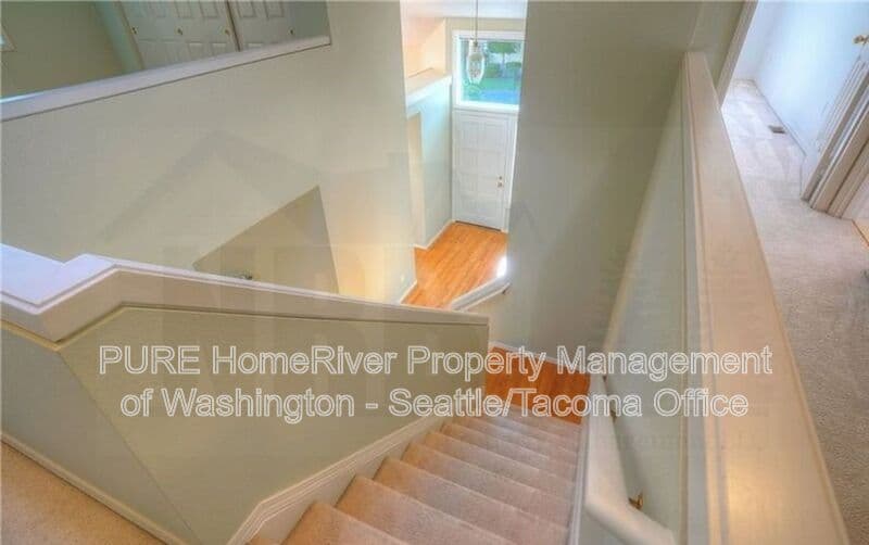 University Place House: 6109 83rd Ave W