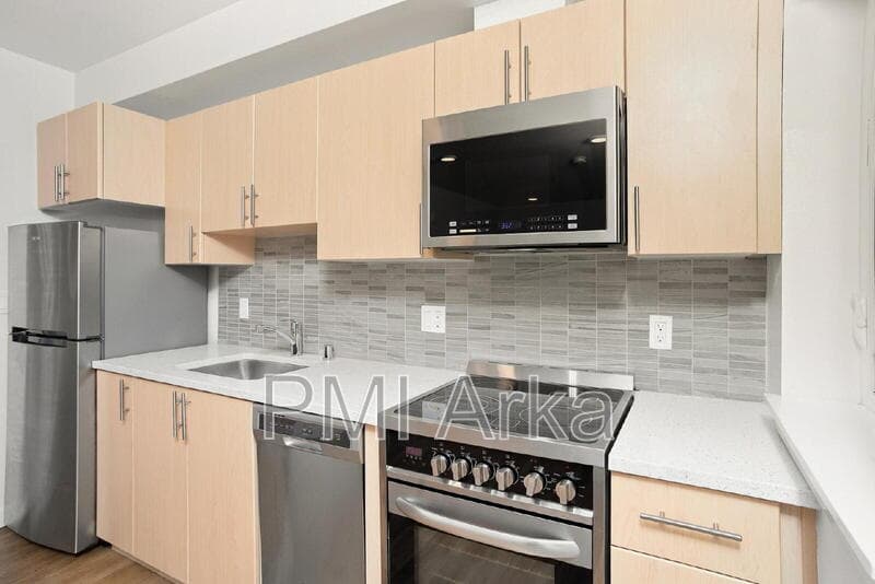 Seattle Condo: 750 11th Ave E