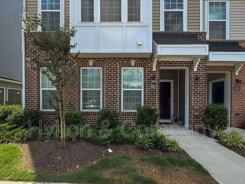 Richmond Townhome: 5920 Whitehurst Ln