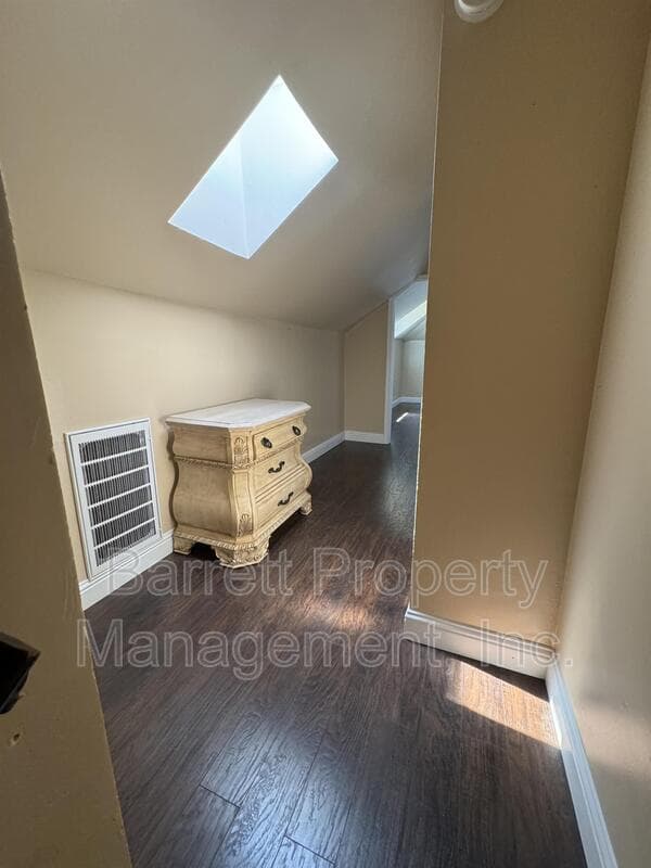 Grass Valley House: 410 W. Main St