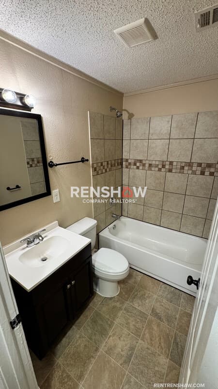 Memphis House: 822 Eyers Rd