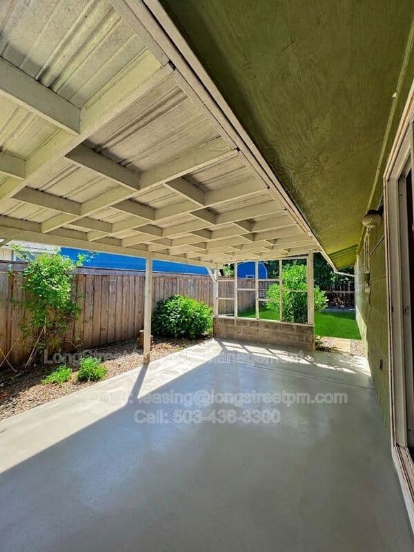Corvallis House: 720 SW 53rd Street