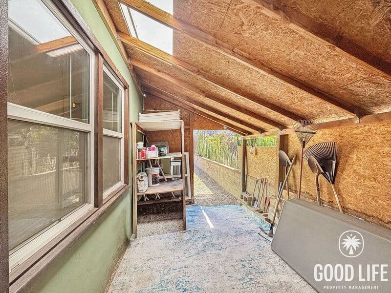 San Diego House: 2235 Midvale Dr
