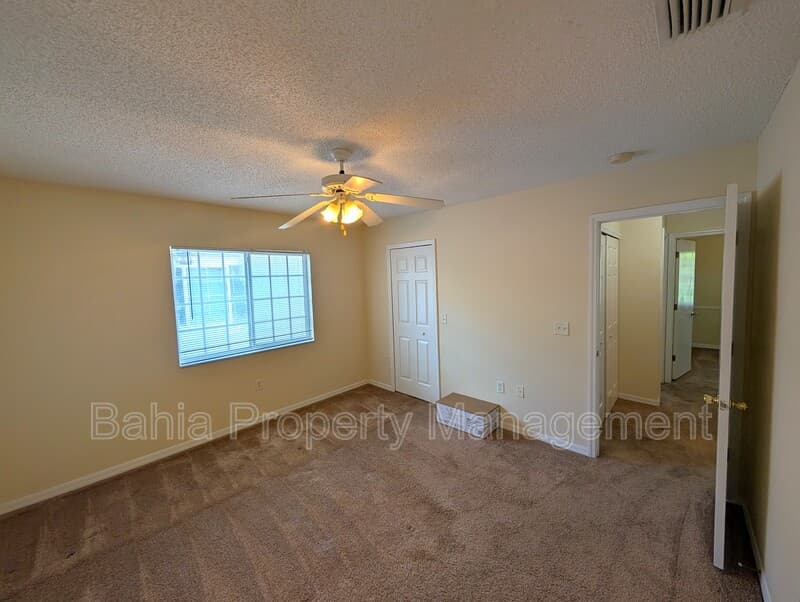 Tampa Townhome: 4053 Dolphin Dr