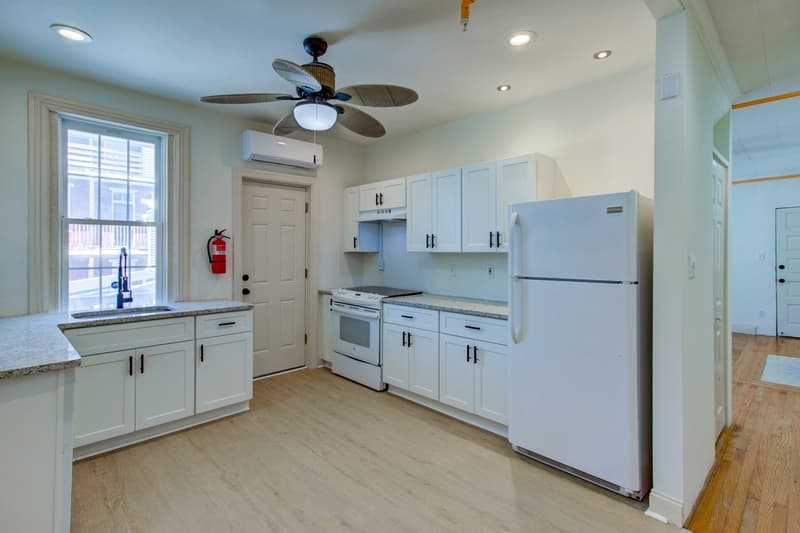 Columbia House: 513 Locust Street