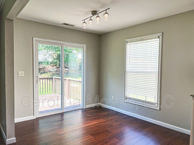 Greenville House: 7 Yakutata Drive