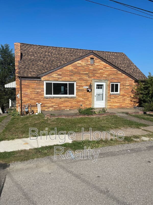 McKeesport House: 1015 Pleasant Avenue