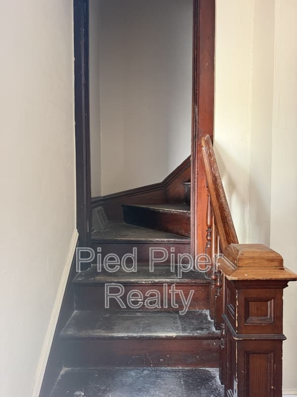 Freeport Condo: 756 W Pleasant St