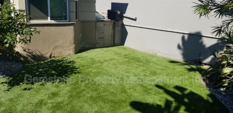 San Diego House: 4947 63rd St