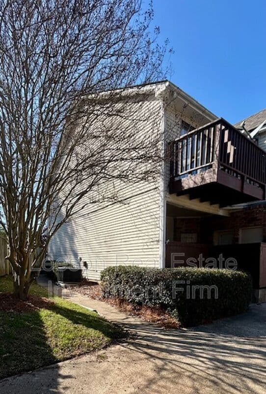 SHREVEPORT House: 9221 Ellerbe Rd.