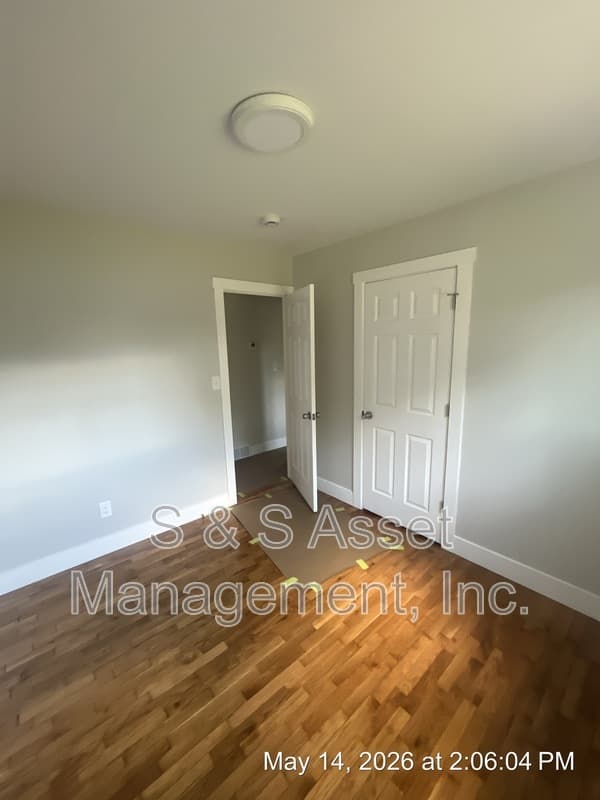 Lansing House: 4106 Stillwell Avenue