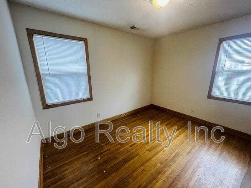 Minneapolis Condo: 2419 Plymouth Avenue North - 102