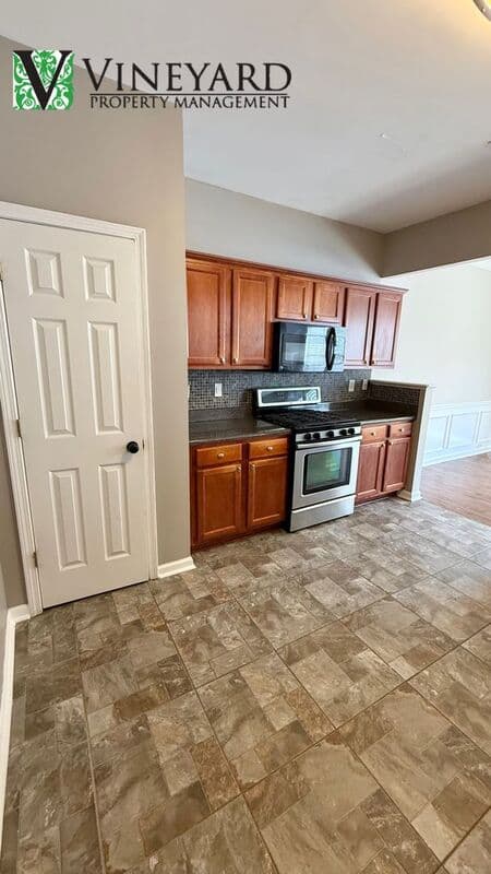 Kennesaw Townhome: 1934 Lake Heights Circle NW