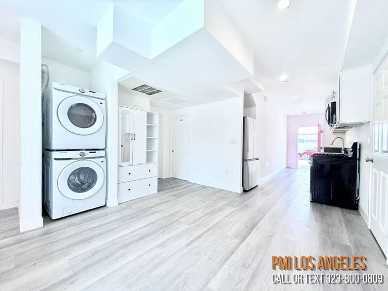 Los Angeles Condo: 1258 Leighton Avenue