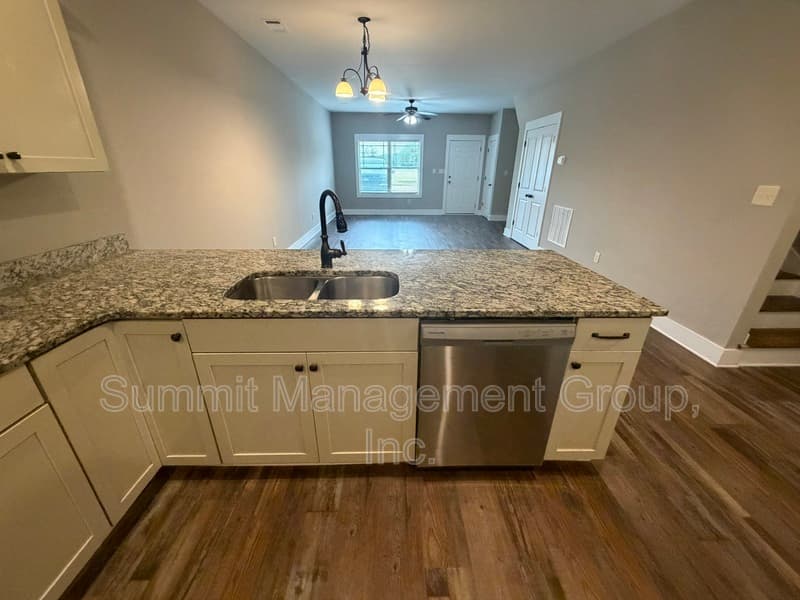 Jackson Condo: 860 S Harkness Street, Unit D