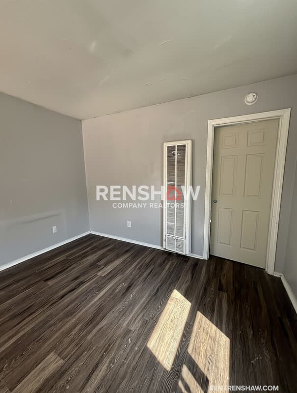Memphis House: 1464 Oakwood St
