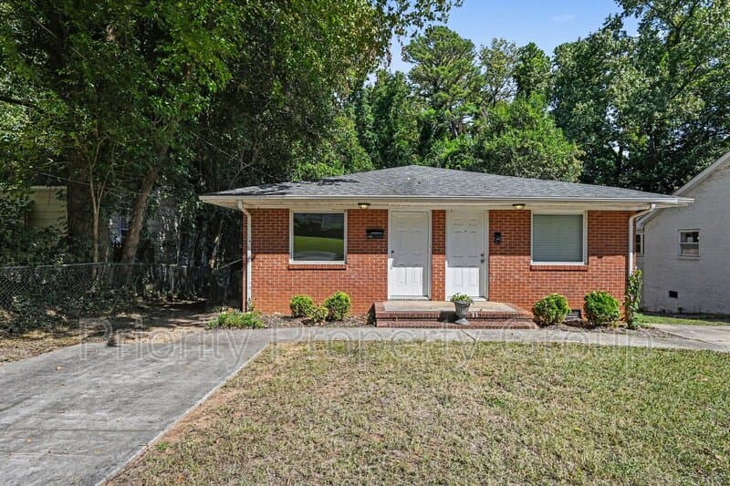 Charlotte House: 3415 June Drive
