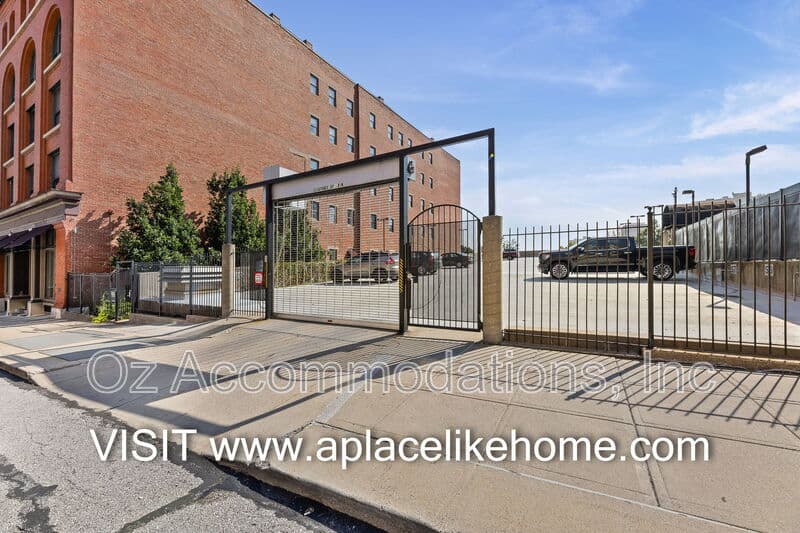 Kansas City Condo: 609 Central St