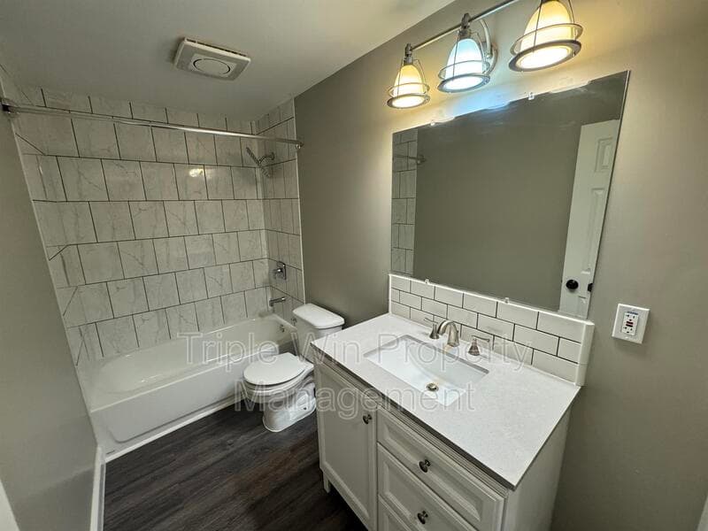 Saint Charles House: 710 Jungs Station Rd