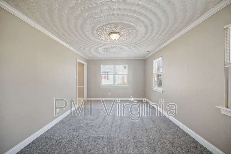 Virginia Beach Townhome: 835 N Buckingham Ct