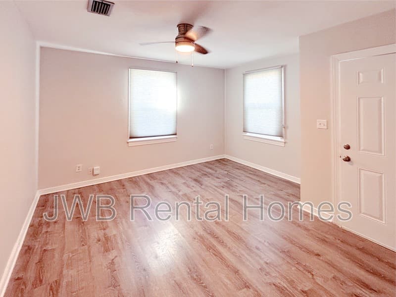 Jacksonville House: 3015 Southside Blvd