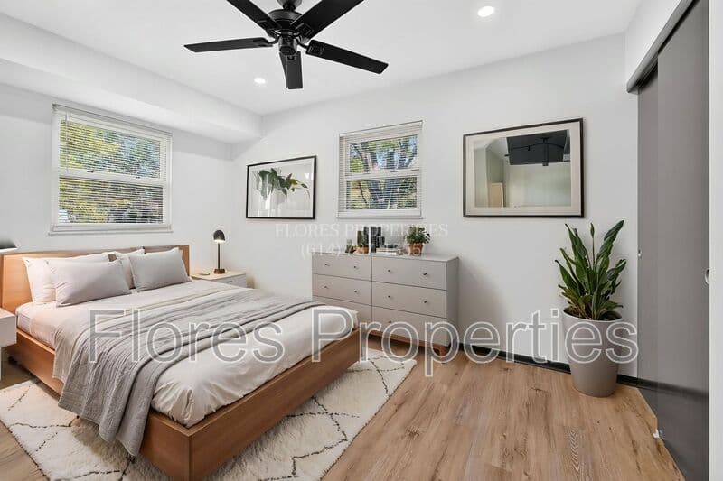 Columbus House: 6406 Faircrest Rd