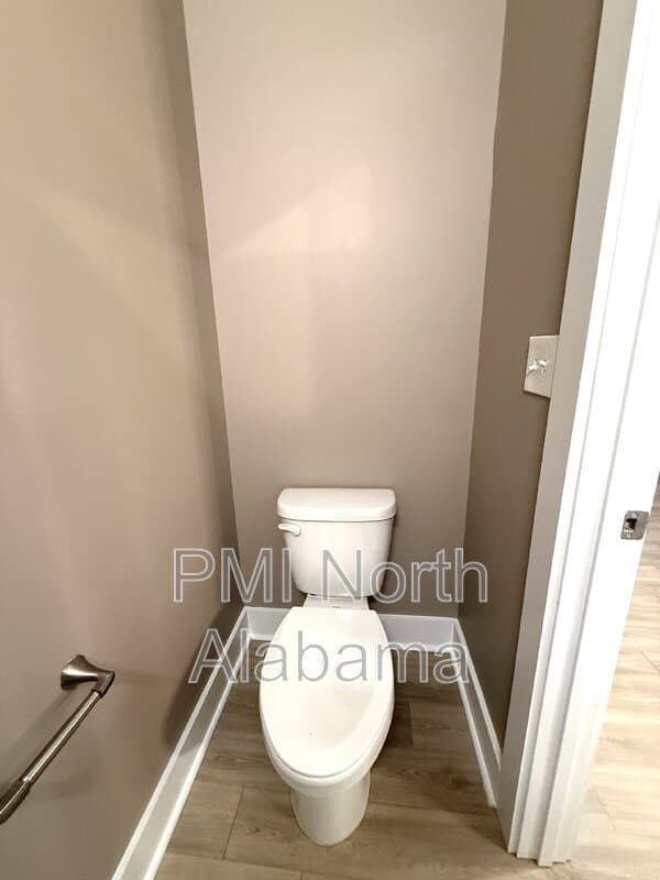 Brownsboro Condo: 401 Morring Rd
