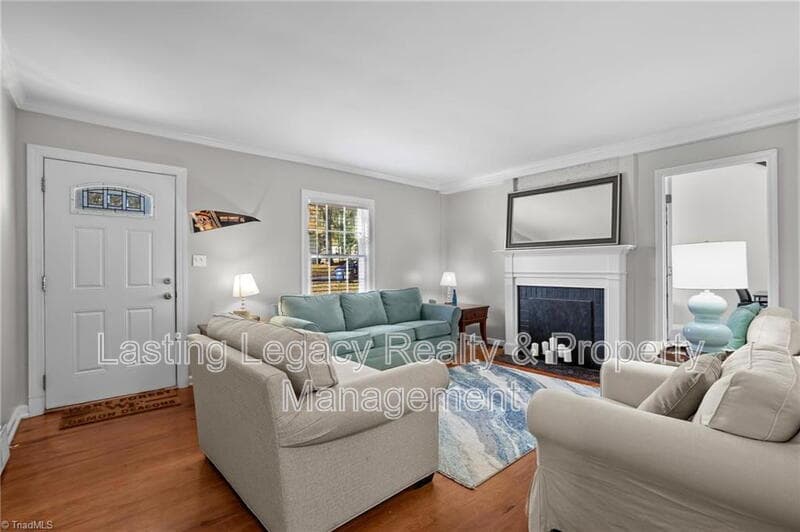 Winston-Salem House: 156 Rosedale Circle
