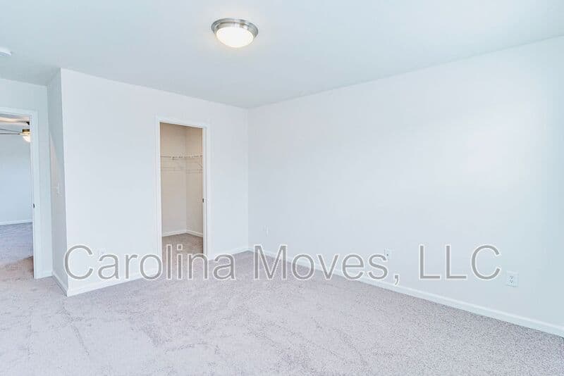 Anderson Townhome: 117 Village Main