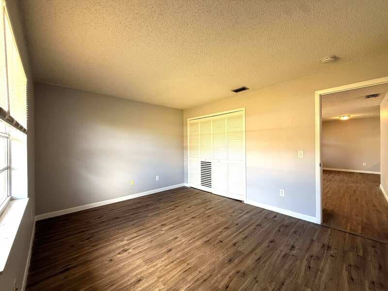 Brandon Condo: 3202 Bloomingdale Villas Court -3202