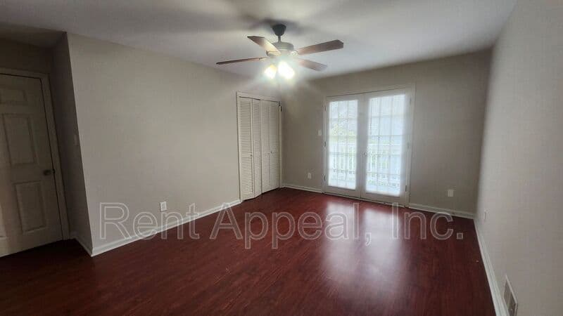 South Fulton House: 505 San Remo Ct