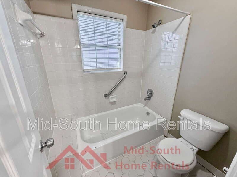 Memphis House: 5667 Crievewood Dr