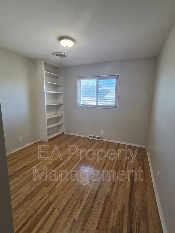 Albuquerque House: 5808 Pojoaque Rd NE