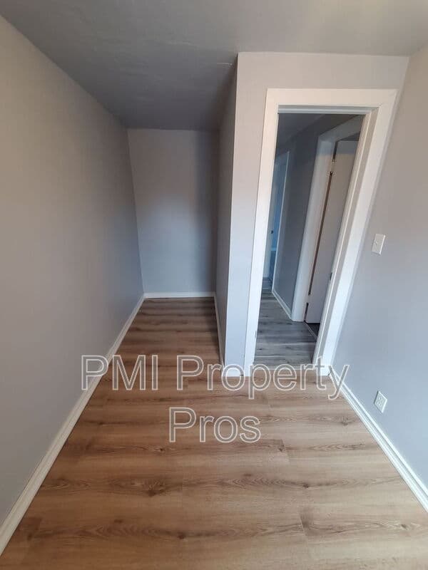Milwaukee Condo: 159A S 78th St