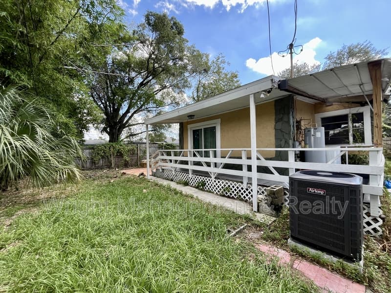 Tampa House: 2913 West Tampa Bay Boulevard