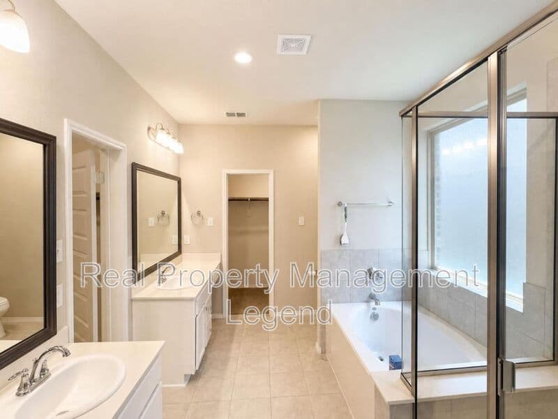 Denton House: 5601 Portola Ln