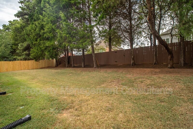 Madison House: 216 Horseshoe Bend North