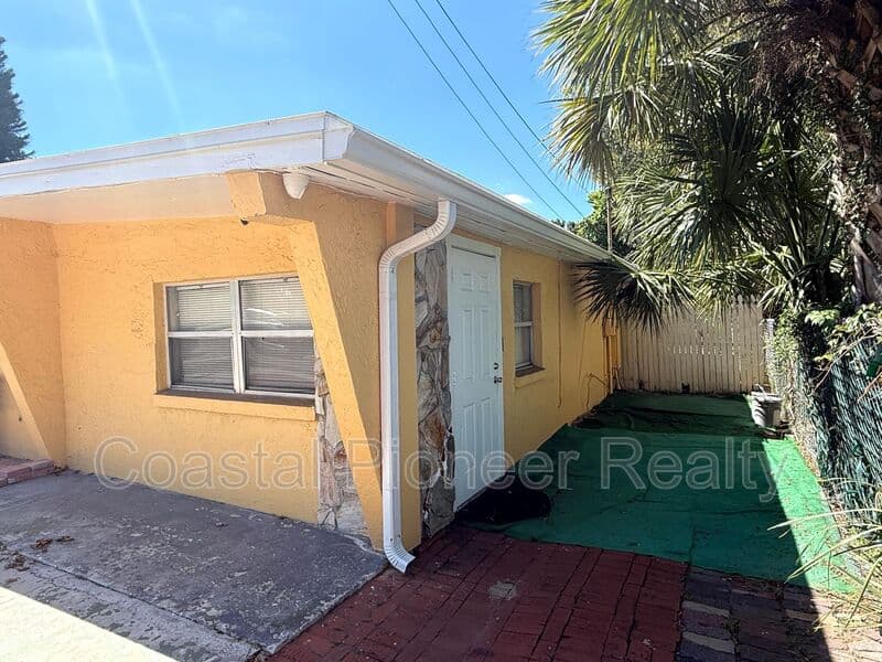 Tampa Condo: LO - 2106 N Himes Ave #3