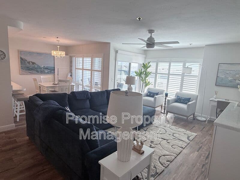 Oceanside Condo: 910 N Pacific Street
