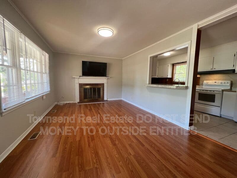 Fayetteville House: 1812 Conover Dr