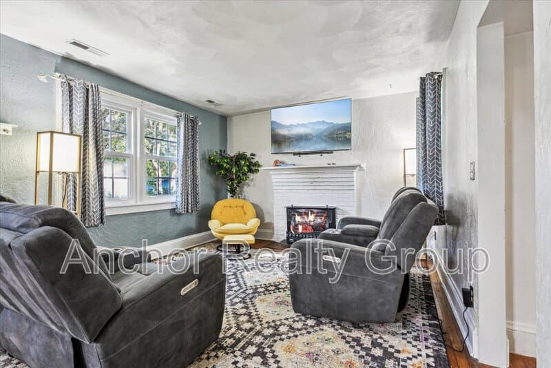 Norfolk House: 1839 Edgewood Avenue