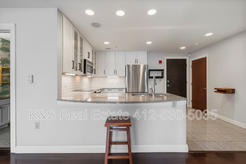 Pittsburgh Condo: 306 Fourth Avenue - Unit 302