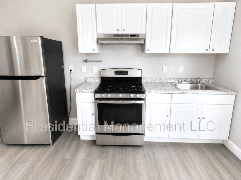 Waterbury Condo: 66 Holmes Ave