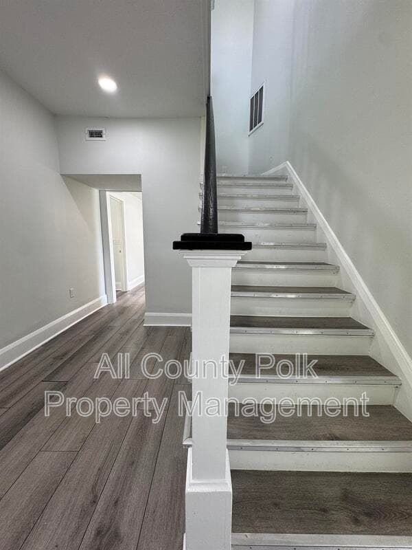 Lakeland House: 1044 W Lime St.