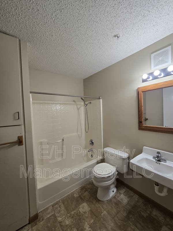 Wichita House: 2500 East 27th Street North
