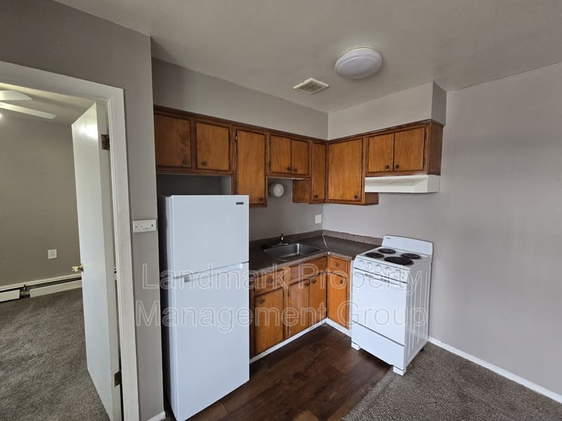 Detroit Condo: 15811 Harper Ave., Apt. # 07