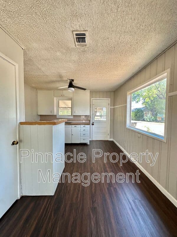 San Angelo House: 201 Paint Rock Rd