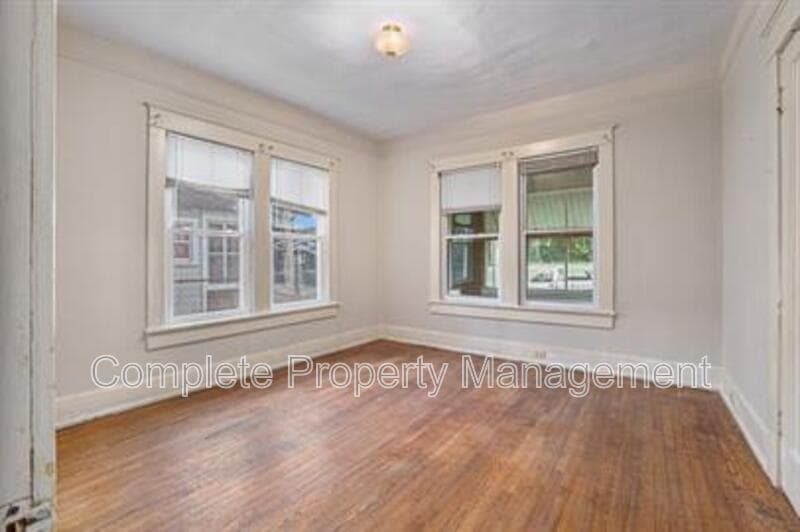 Fairfield House: 728 41st Street